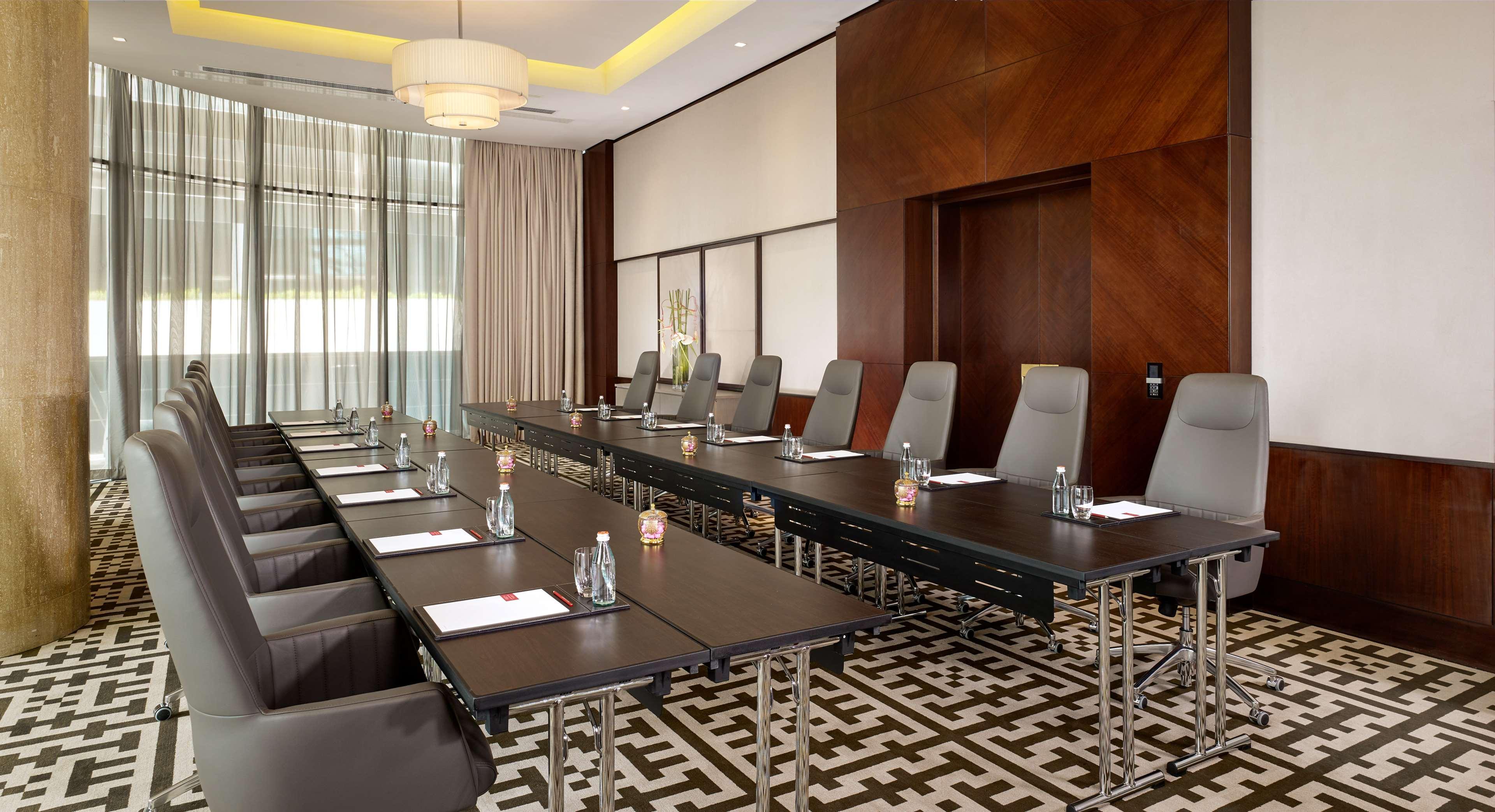 Grand Hyatt & Residences Emirates Pearl 5* Abu Dhabi